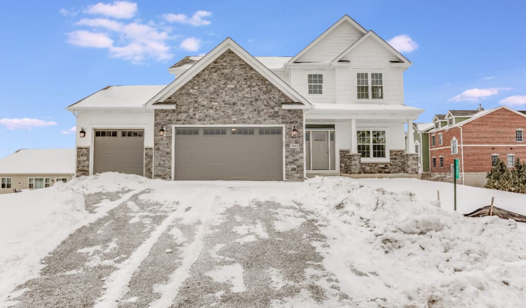 7885 Williamsburg Ct, Bristol, WI 53104