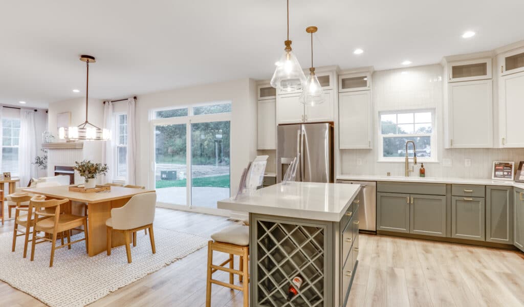 9110 Creekside Cir, Pleasant Prairie, WI 53158
