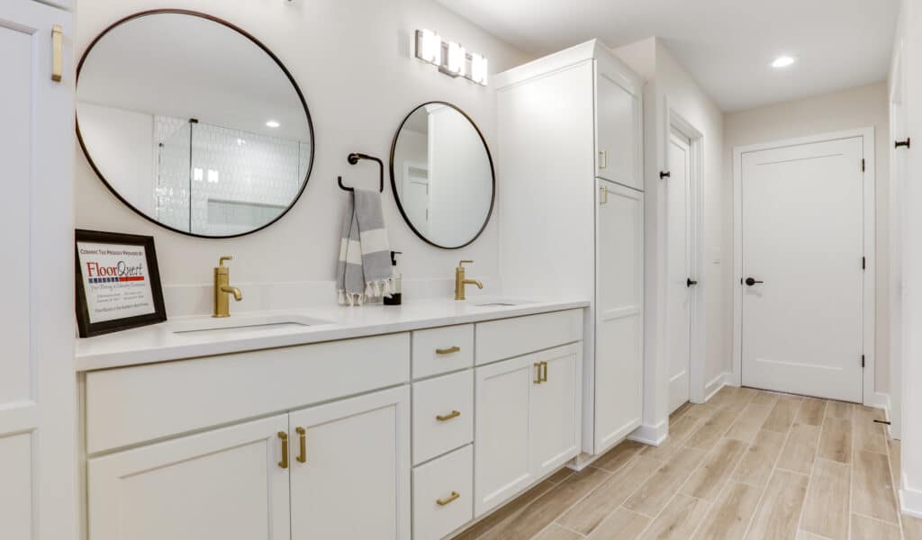 9110 Creekside Cir, Pleasant Prairie, WI 53158