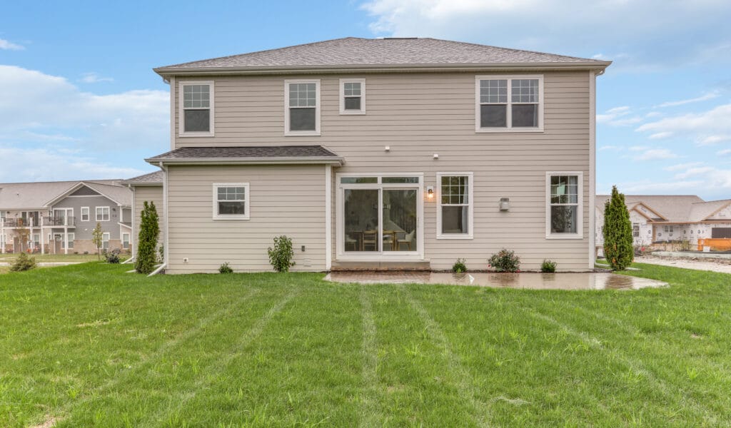 9110 Creekside Cir, Pleasant Prairie, WI 53158