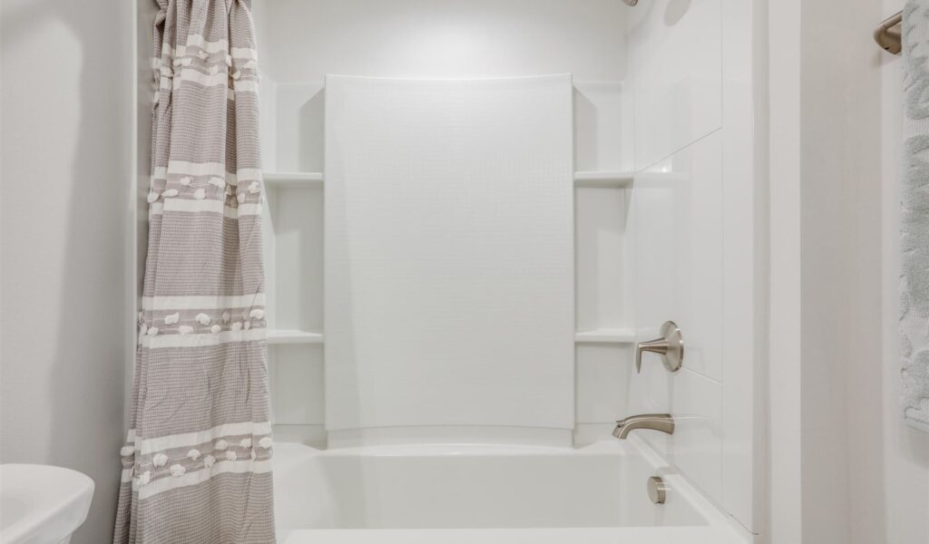 2806 21st St B, Kenosha, WI 53144